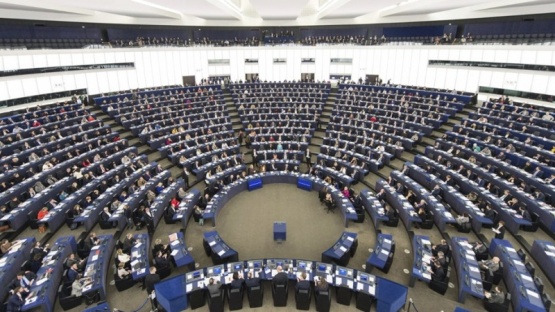 El Parlamento Europeo aprobó la ley que regula el uso de la Inteligencia Artificial