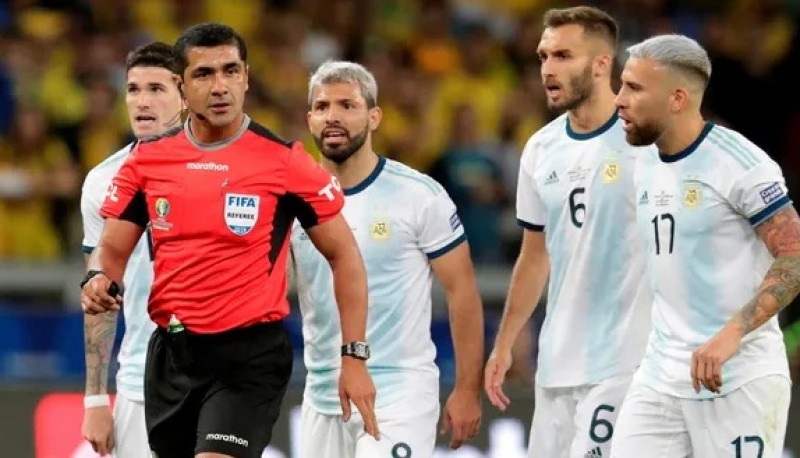 La confesión del arbitro de la semifinal Brasil-Argentina en la Copa América 2019