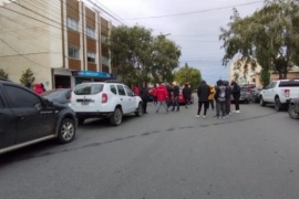 Trabajadores de UOCRA se manifestaron tras los despidos masivos