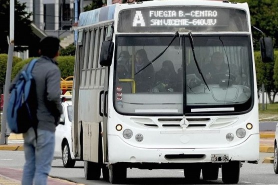 Tierra del Fuego: docentes piden acceder al boleto gratuito de colectivos