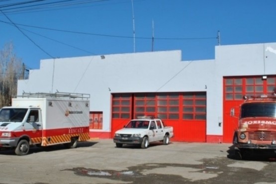 Bomberos sofocaron incendio sobre una vivienda desalojada 