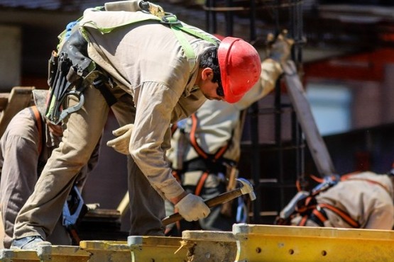 El Gobierno frenó más de 2.000 obras públicas y se agrava el desempleo en la construcción