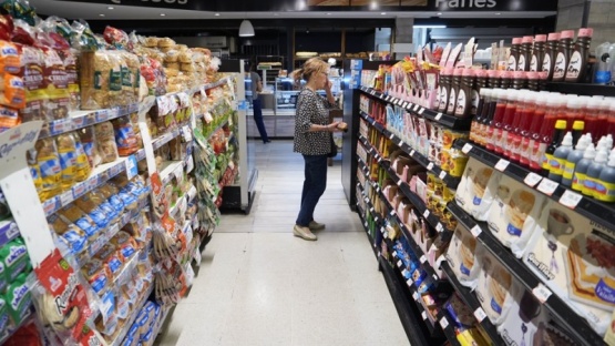 Se derrumbó el consumo en supermercados, mayoristas y shoppings