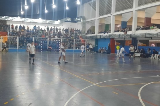 Todos los partidos se van a disputar en el gimnasio municipal. 