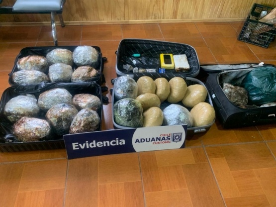 En Chaitén, Aduanas incauta 33,3 kilos de marihuana, 2 kilos de cocaína y 93 municiones