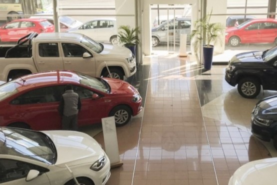 La venta de autos 0km cayó 36,6 % interanual: acumula un retroceso del 30 % en 2024