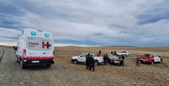 Cuatro heridos tras dos vuelcos cerca de la Cuesta de Miguez