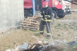Incendio sobre residuos fue controlado por bomberos