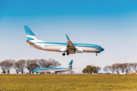 Aerolíneas Argentinas transportó cerca de 300 mil pasajeros en el feriado extra largo