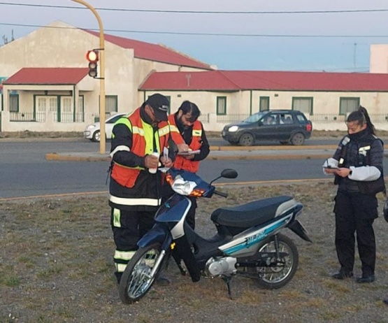 Dos detenidos con pedidos de averiguación de paradero