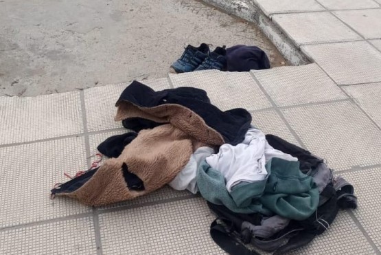 El hombre que se habría arrojado al mar dejó su ropa en la Municipalidad