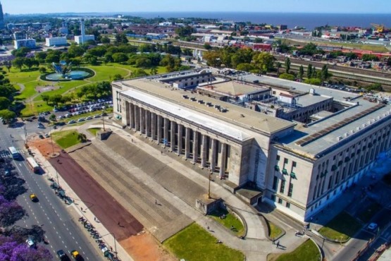 El Gobierno acordó con las universidades un aumento presupuestario del 70%