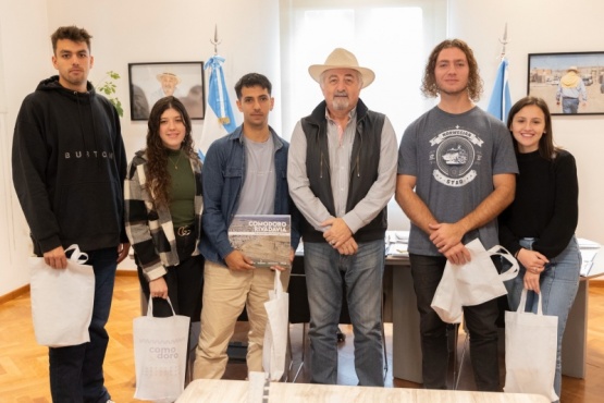 Macharashvili recibió a estudiantes de Mar del Plata que presentarán un proyecto tesis sobre la ciudad