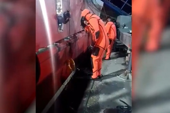 Prefectura rescató al tripulante de un pesquero que cayó al agua en Puerto Deseado