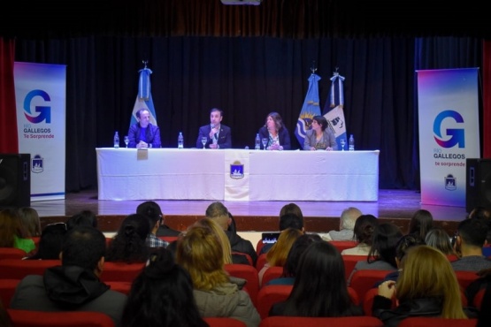 Se presentó en Río Gallegos una nueva diplomatura universitaria de extensión en infancias