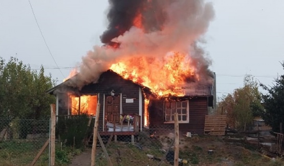 Incendio consume una casa