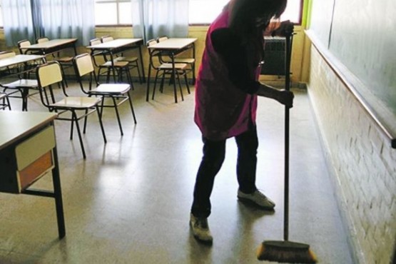 Limpieza en las escuelas: El CPE afirmó que las cooperativas con retención de servicios no presentaron la documentación