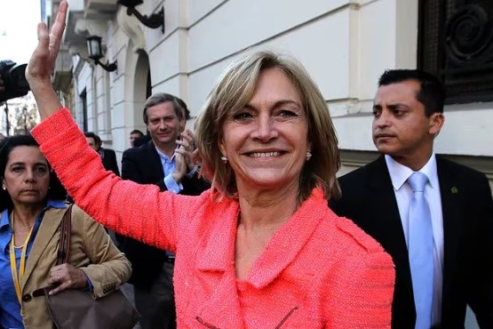 Alcaldesa Evelyn Matthei lidera con amplia ventaja una encuesta presidencial