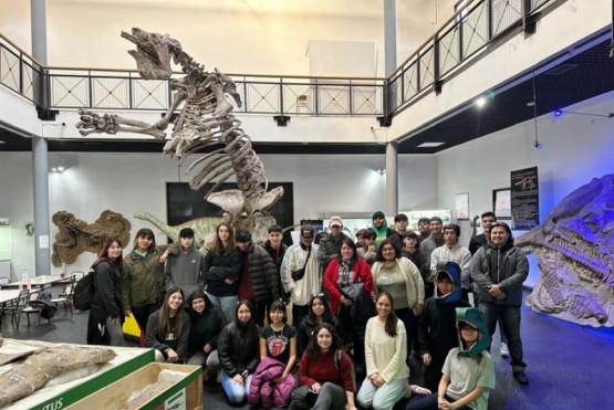 Los dinosaurios asombraron a los estudiantes en las charlas por el Día de los Museos