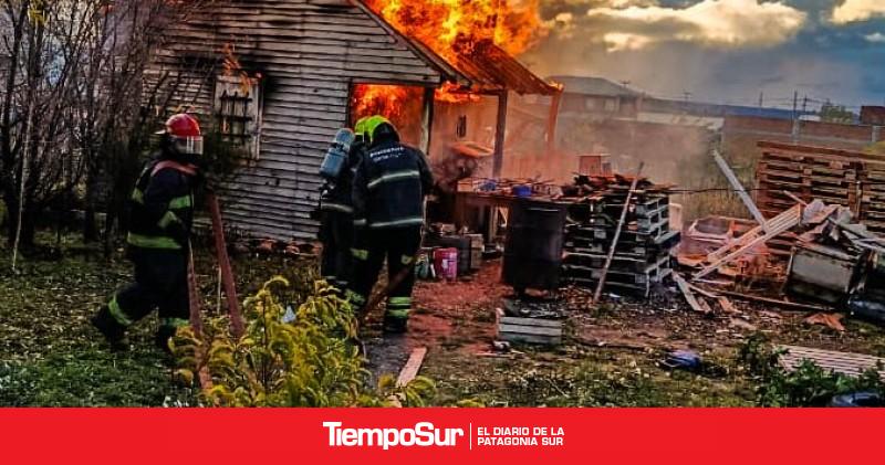 Incendio consumió en su totalidad un taller