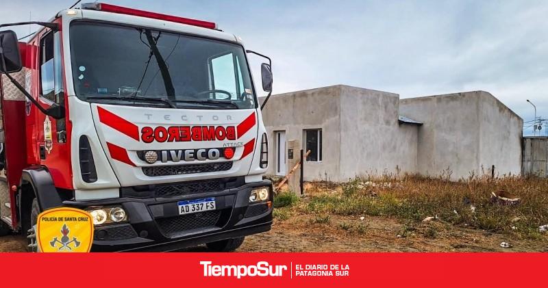 Extinguen un incendio en un gallinero