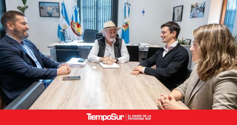 Representantes de PECOM presentaron al intendente su plan de trabajo