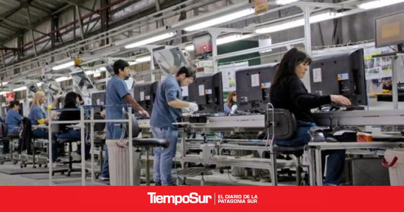 Alertan que la industria pierde nueve empleos por hora
