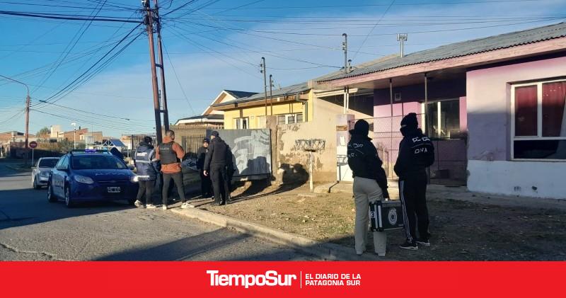 Detienen a un sujeto por robar en un autoservicio