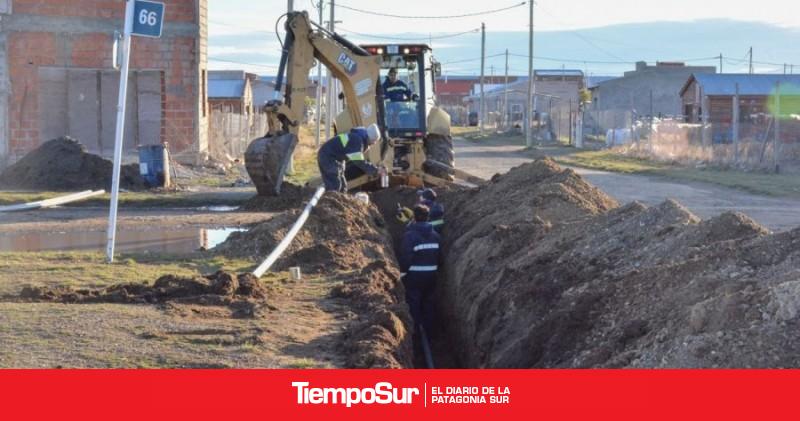 Más de 100 familias comienzan a acceder al servicio de agua