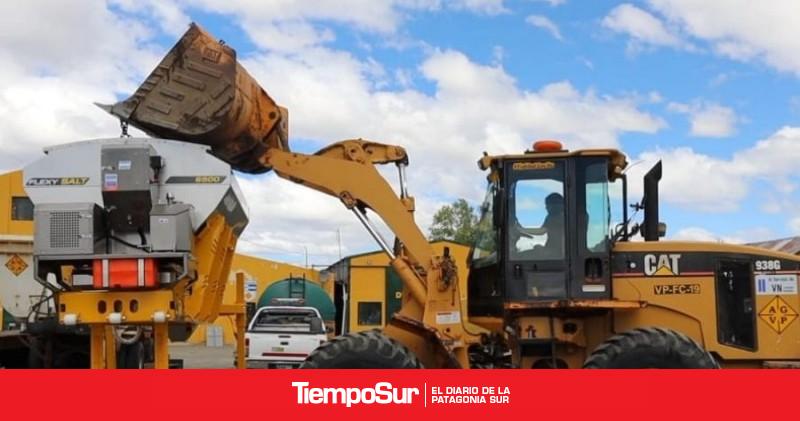 Ultiman detalles para la instalación de cuatro saleros para el Plan Invernal