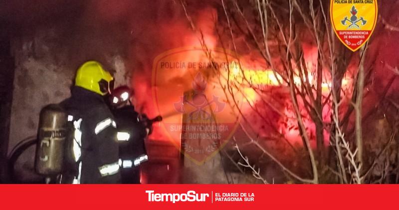 Incendio consumió una casa de material ligero