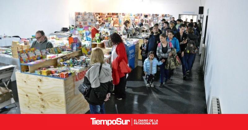 Convocatoria para escritoras, autores independientes, editoriales y librerías