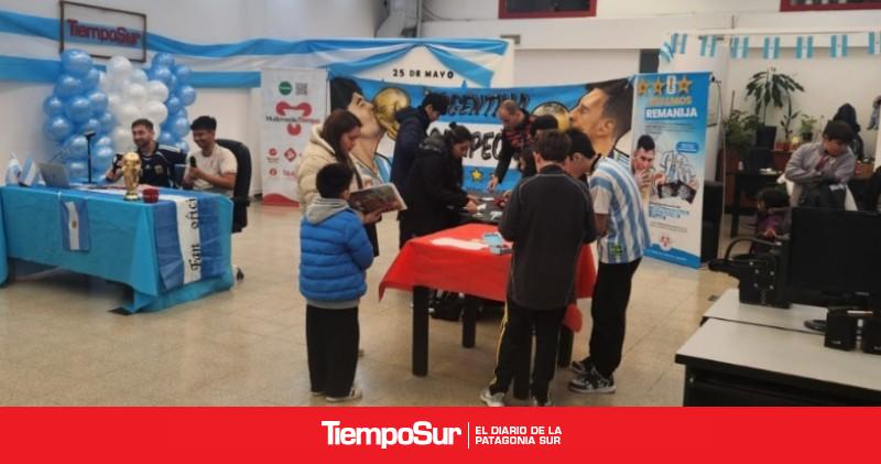 TiempoSur Mundial: Exitoso cambio de figuritas