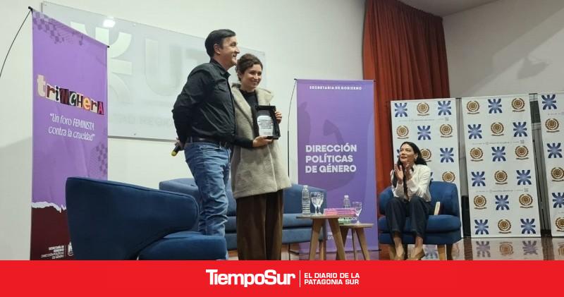 Comenzó "Trinchera" con la presentación del libro de Julia Mengolini