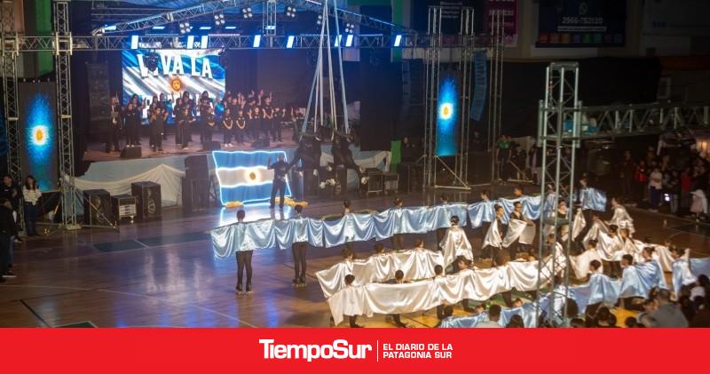 Ballets, artistas y gastronomía marcaron la Velada Patriótica