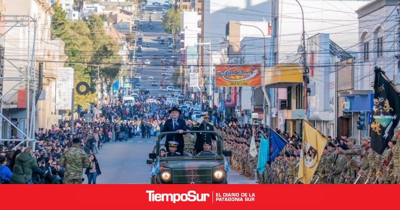 Macharashvili presidió el tradicional desfile por el 25 de Mayo
