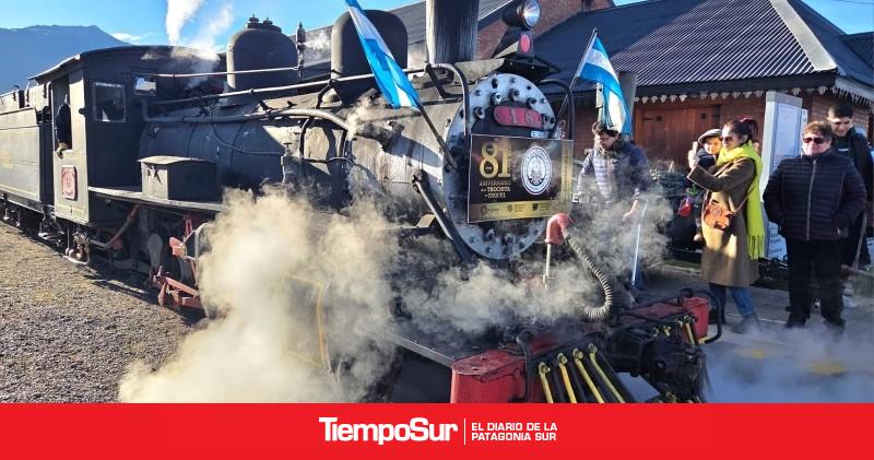 Con un colorido acto, La Trochita celebró el 81° aniversario de su llegada