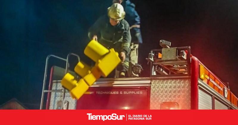 Retiran un semáforo con peligro de caída