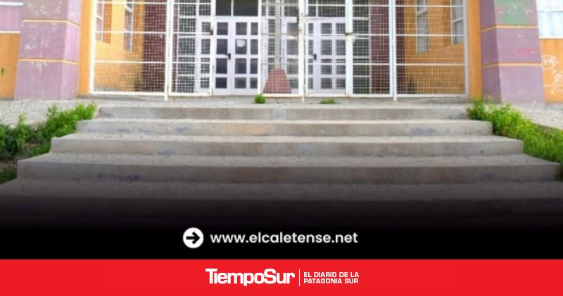 Una mujer agredió con un cuchillo a la directora de la EPP N°82