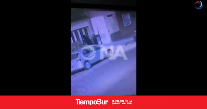 Así entró Agostina a la casa del detenido el sábado por la noche