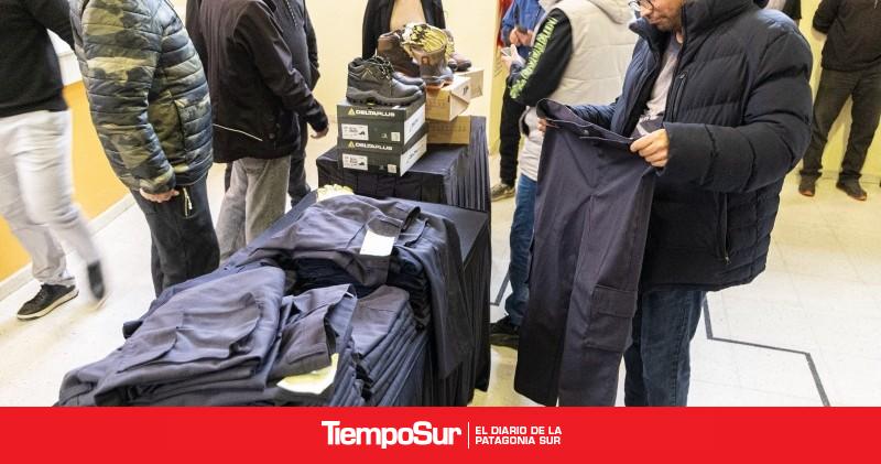 Municipio entregó indumentaria confeccionada por el Centro de Promoción Laboral
