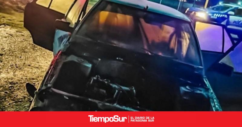 Bomberos intervinieron por un principio de incendio en un vehículo