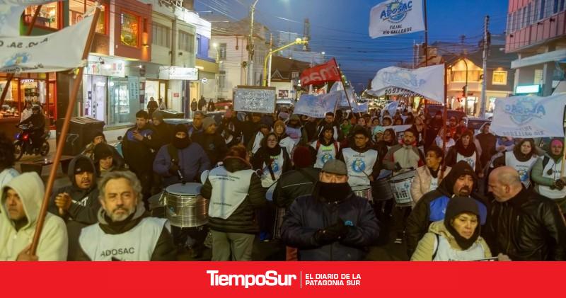 Adosac suspende los paros y advierte que responderá con huelgas ante posibles descuentos