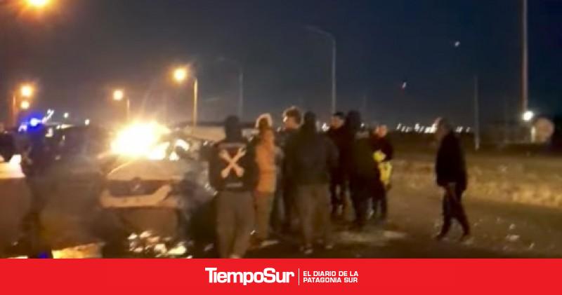 Conductor intentó esquivar un auto y volcó