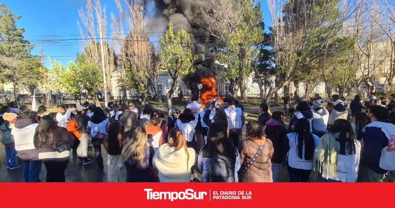 ADOSAC denunció descuentos y calificó la medida como provocación antes de la paritaria