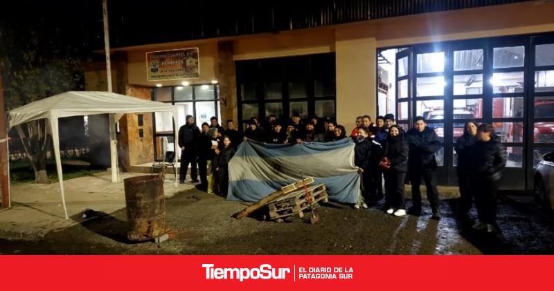 Bomberos y personal de seguridad profundizaron el reclamo salarial