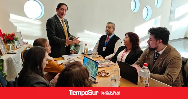 Autoridades chilenas convocaron a jubilados de YCRT