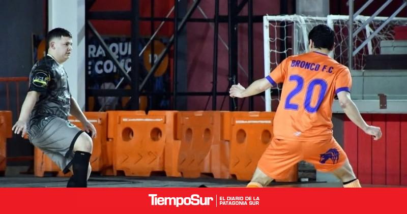 Bronco FC ganó y aprovechó la derrota de Napoli FC para ser el nuevo líder en la A