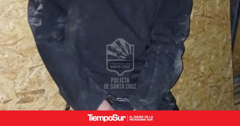 Sorprenden a un hombre robando herramientas de una obra