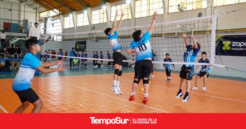 La FeSaVol, entre un torneo en Puerto San Julián y una capacitación en Perito Moreno